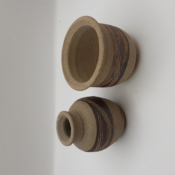 Vintage Hand Thrown Small Stoneware Pots Signed - Picture 2 of 8